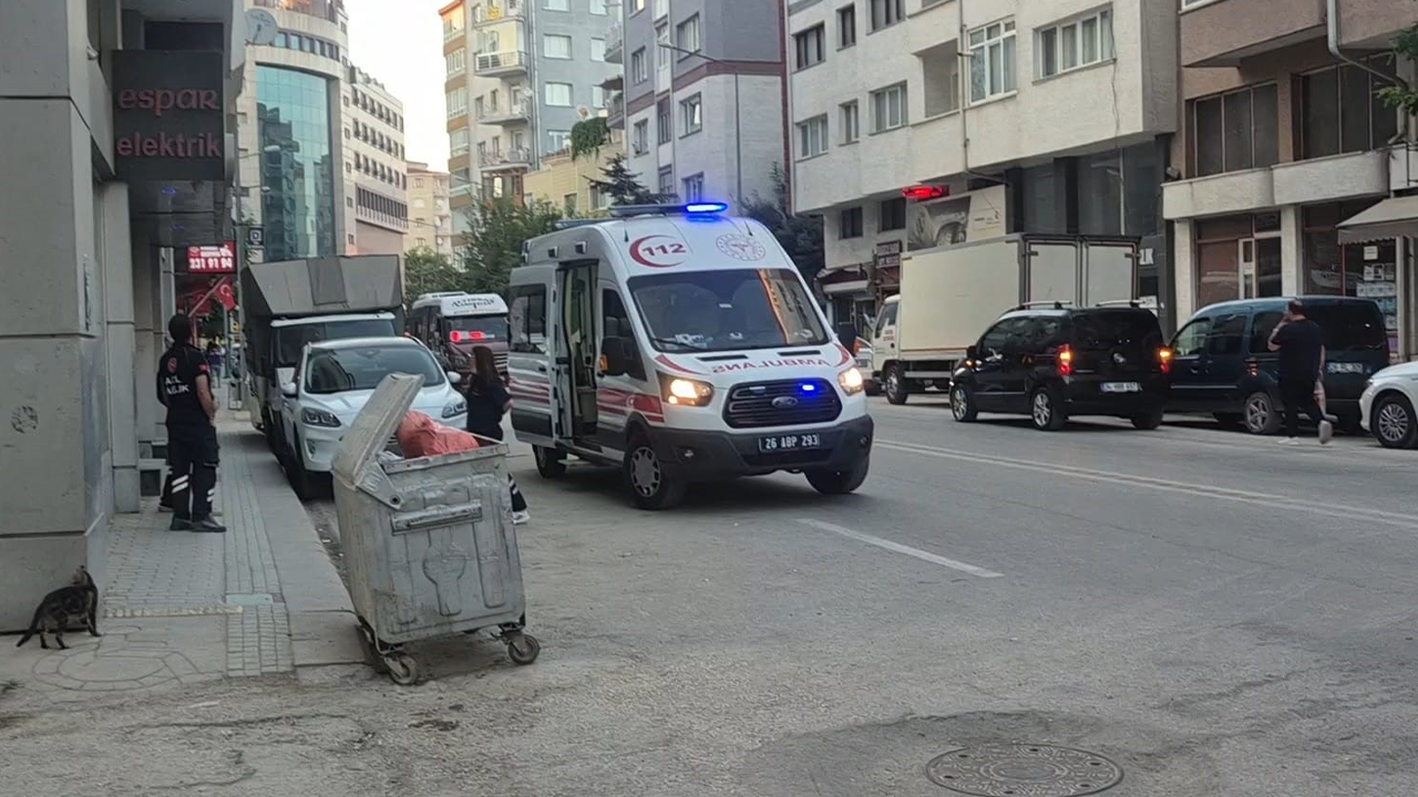 Kolonya içti: Hastanelik oldu!