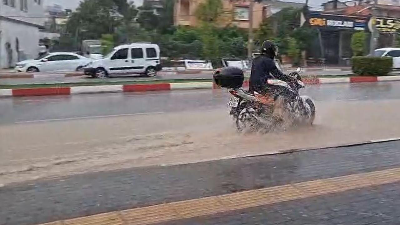 Osmaniye'de sağınak yağış hayatı olumsuz etkiledi!
