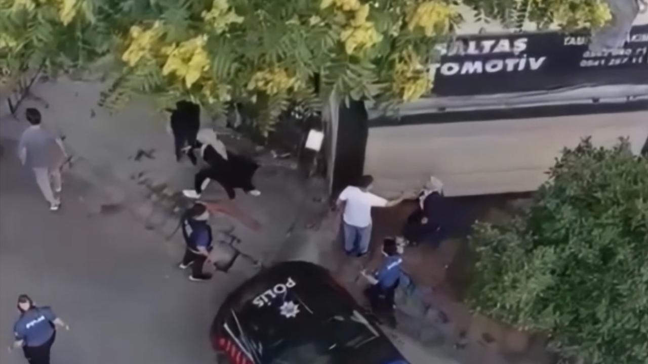 Eski nişanlısıyla birlikte olan çocukluk arkadaşını silahla vurdu!