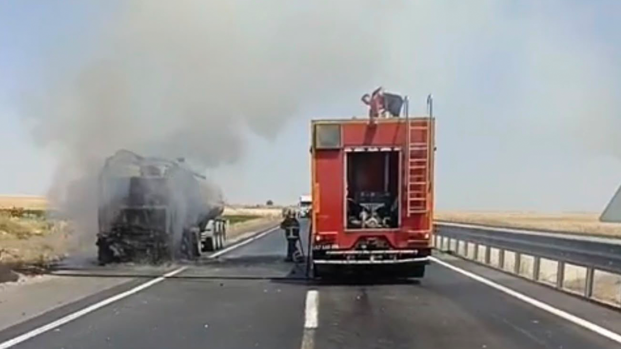Seyir halindeki tanker alev aldı!