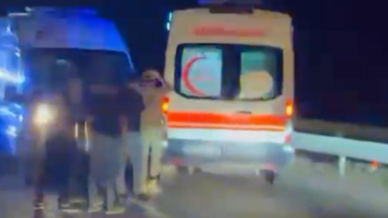 Tarım aracı devrildi: Çok sayıda yaralı var!