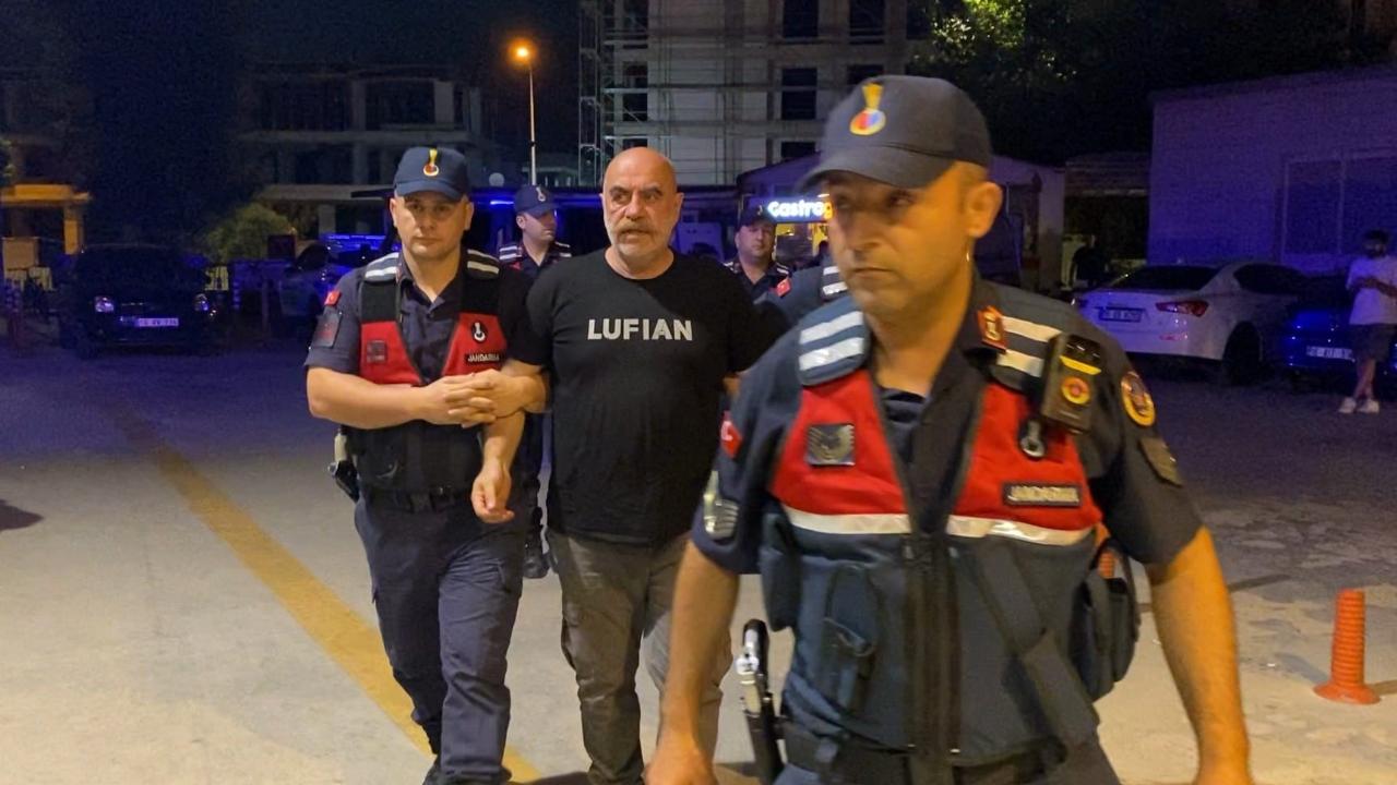 Ünlü yönetmenin evinden kenevir tarlası çıktı!