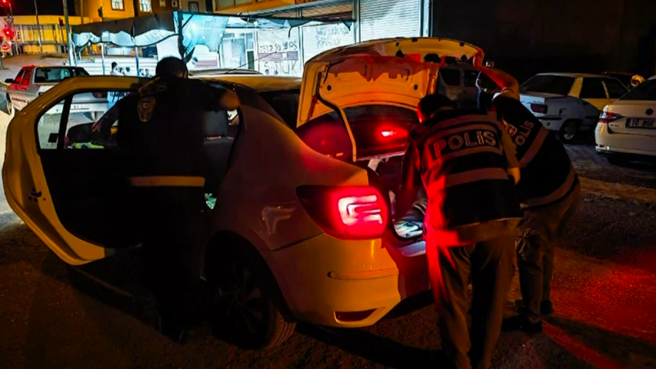 Viranşehir'de "Huzur-63" uygulaması! Binlerce kişi ve araç sorgulandı!
