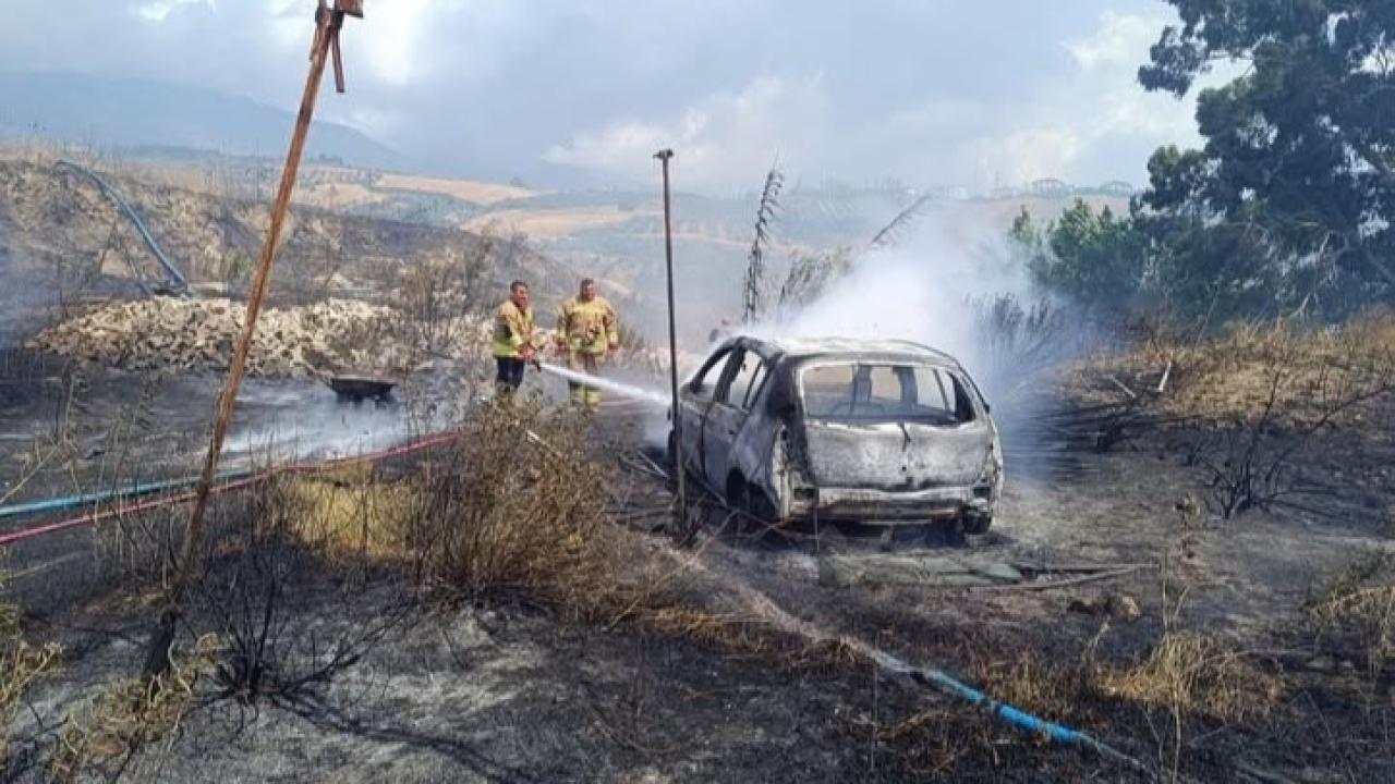 Yangında otomobil ve sera kullanılmaz hale geldi!