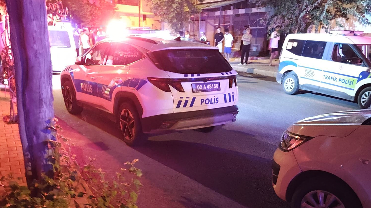 Akrabalar arasında çıkan kavgada polis memuru yaralandı!
