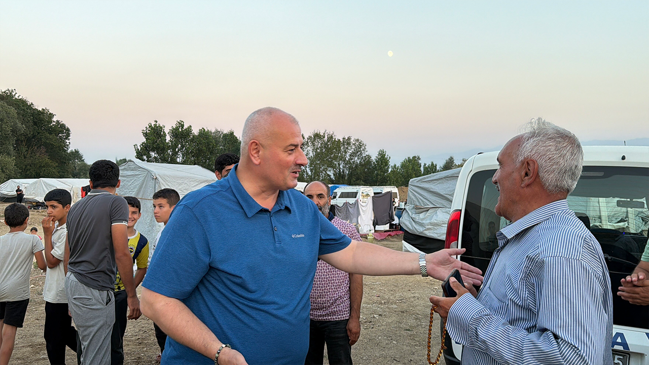 Belediye Başkanı Urfalı tarım işçileriyle bir araya geldi!