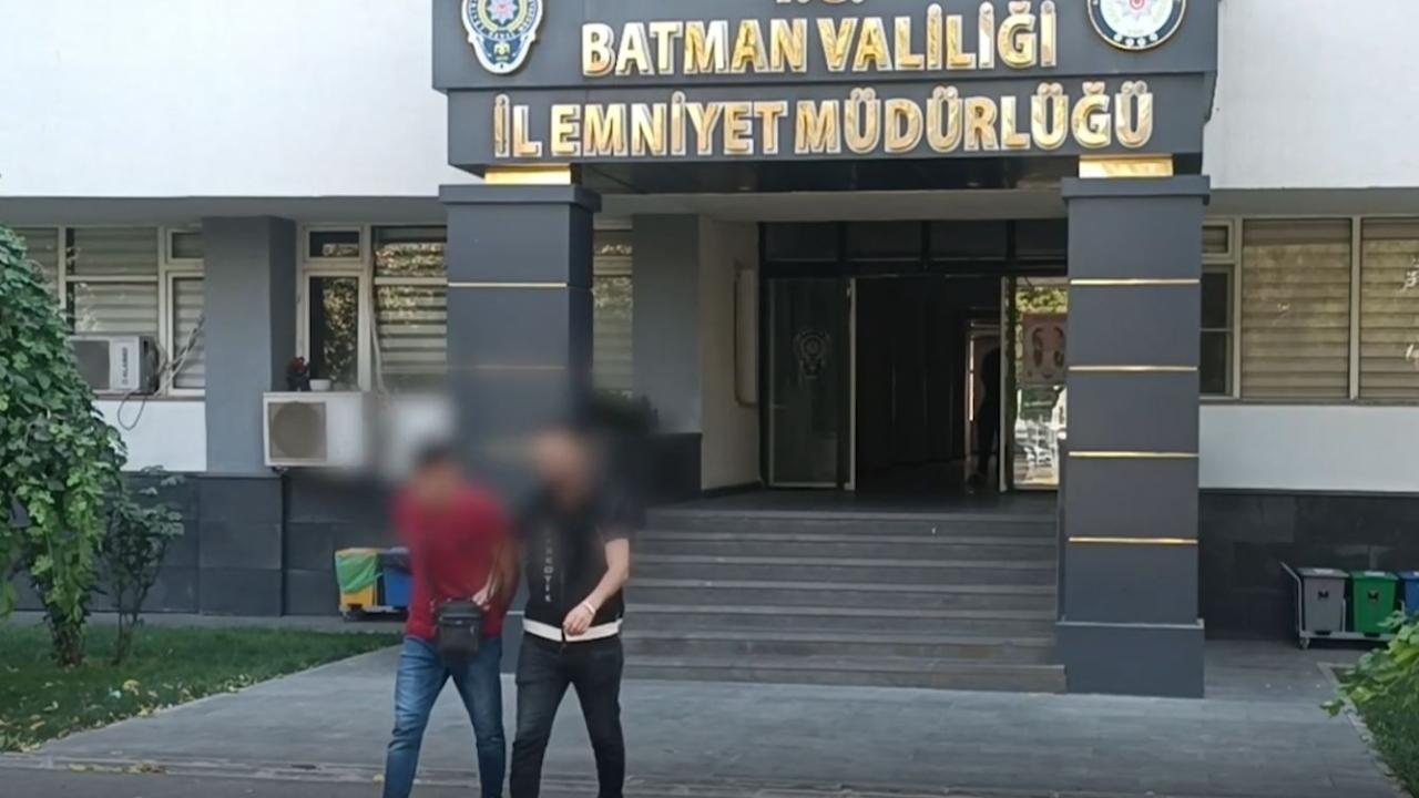 Kolundaki alçıya kilolarca zehir gizledi!