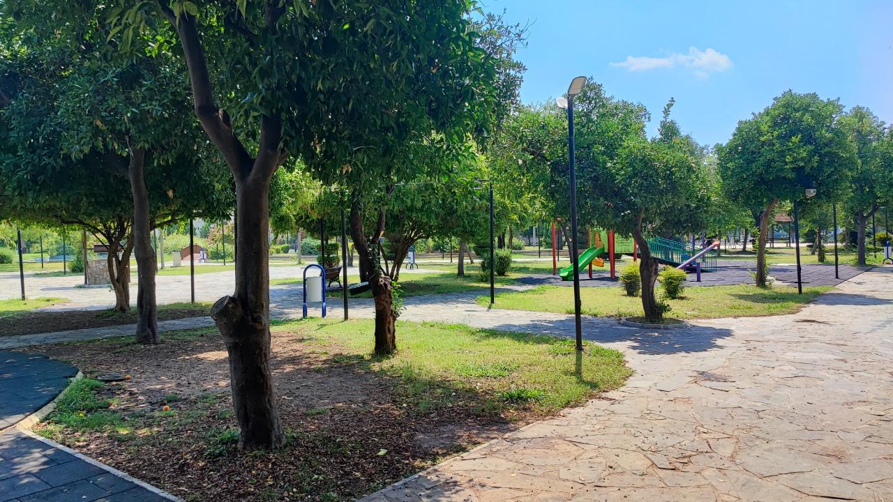 Parkta "Bakış" tartışması kanlı bitti!