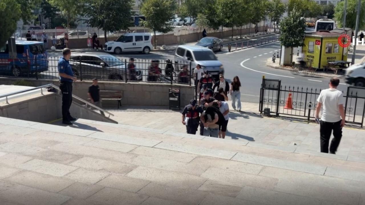 Orman'da kadın kıyafeti giydirip şantaj yaptılar!