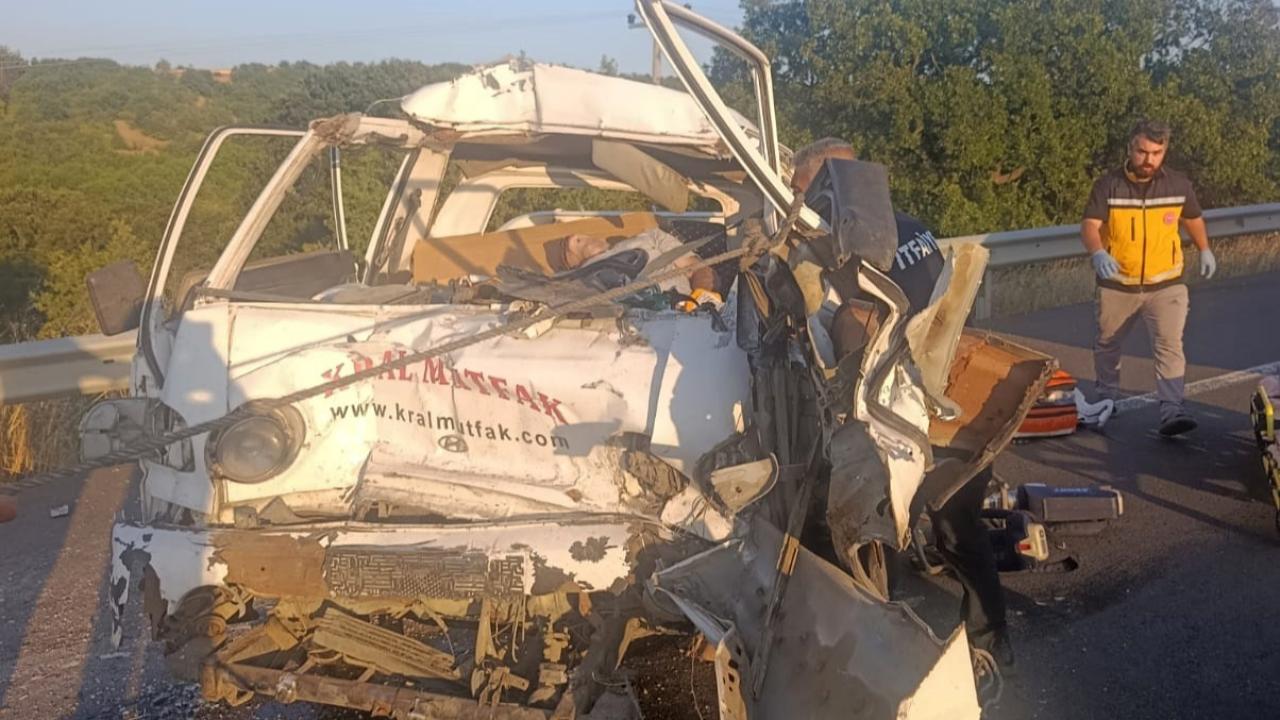 Kamyona arkadan çarpan sürücüden acı haber!