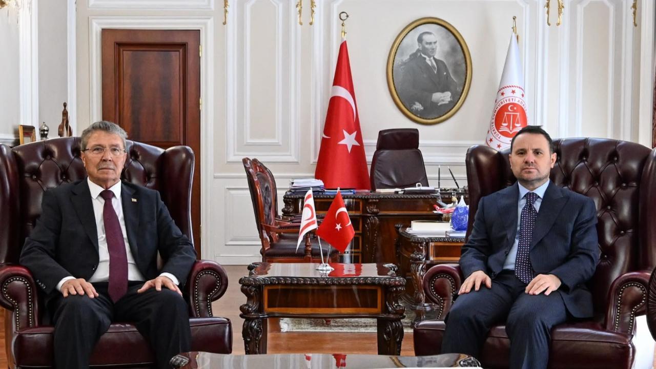 Bakan Gürlek KKTC Başbakanı Ünal Üstel ile bir araya geldi!