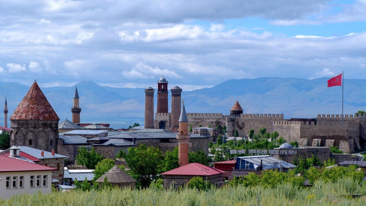Herkes memleketine dönseydi Şanlıurfa zirvede olacaktı!