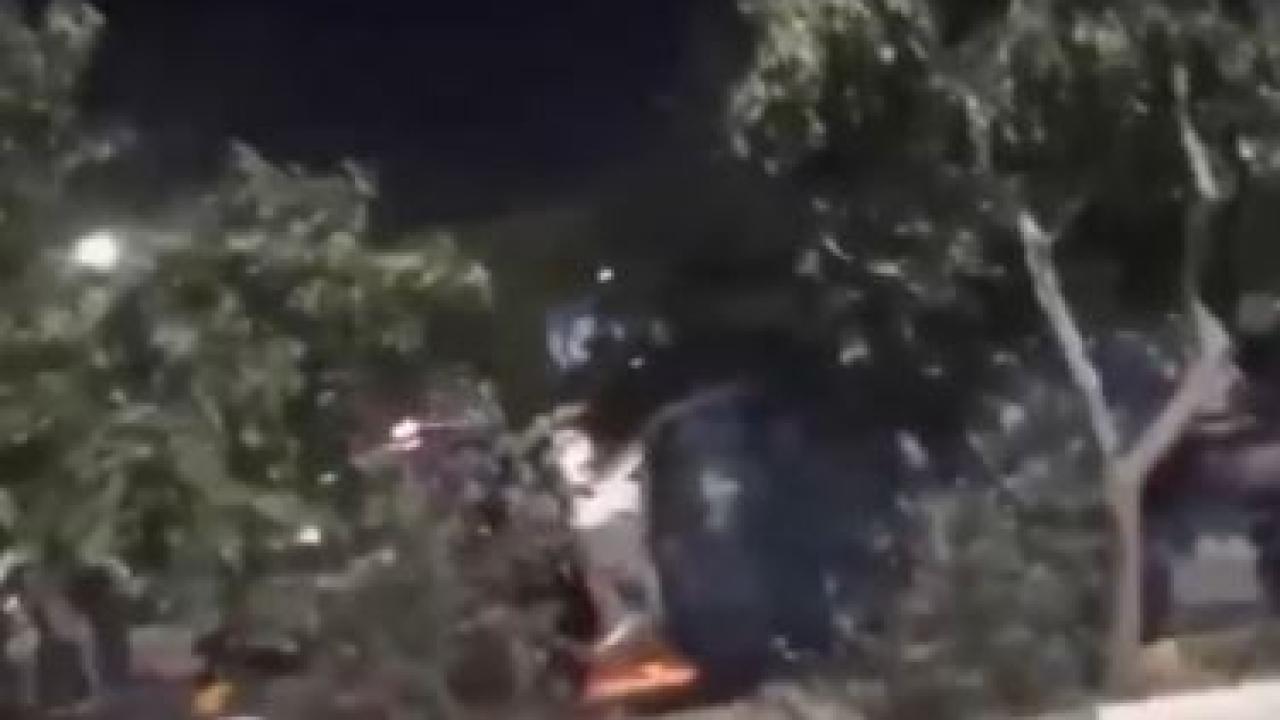 Hükümet destekçilerinin arasına araç daldı: Ölü ve yaralı var!