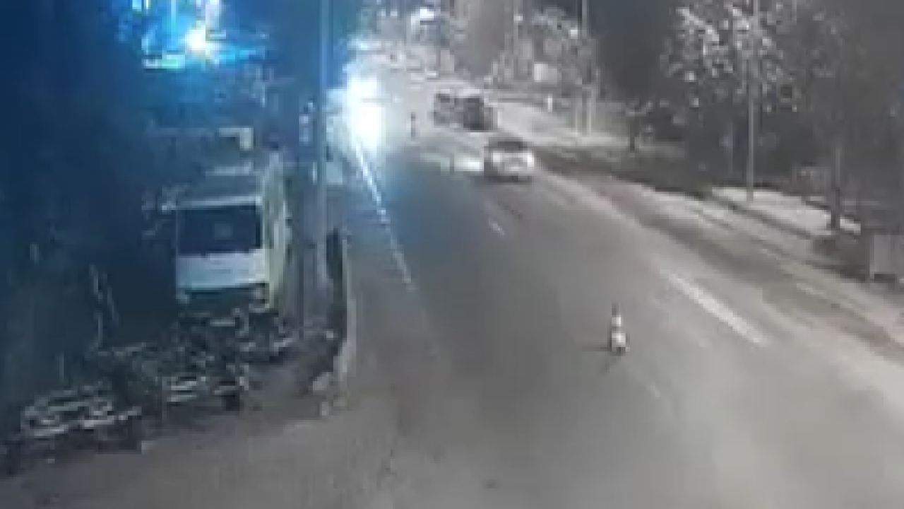 Otomobille kamyonet çarpıştı: Ölü ve yaralılar var!