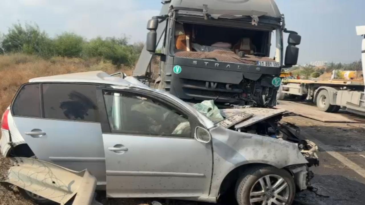 Otoyolda TIR karşı yöne geçti: Ölü ve çok sayıda yaralı var!