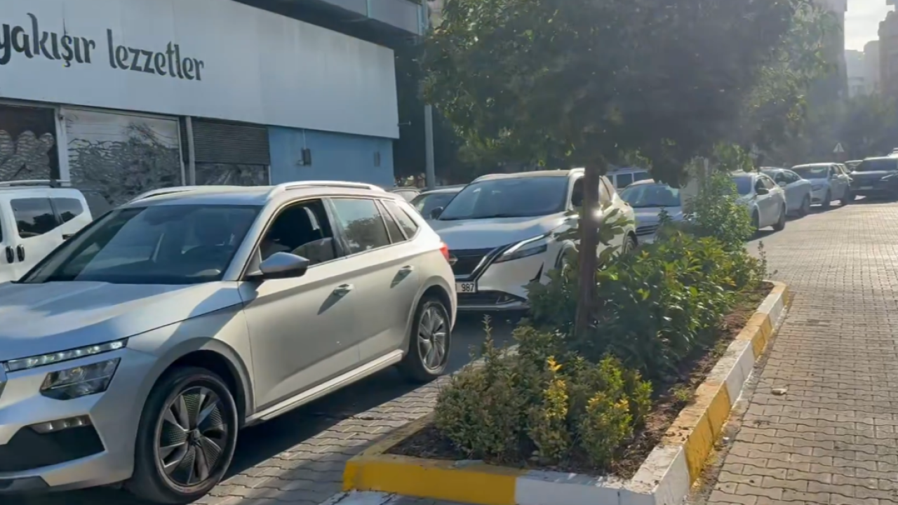 Şanlıurfa’da o yol tıkandı: Milletvekili Tanal ateş püskürdü!