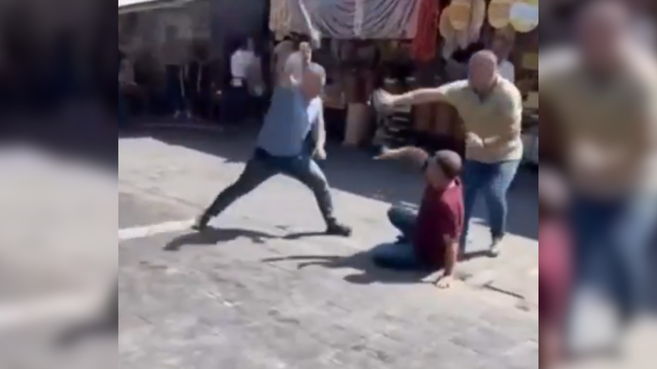 Şanlıurfa’da sopalı kavga anı kamerada