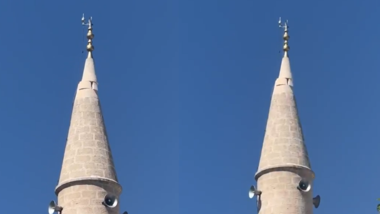 Urfa’daki minare deprem sonrası tehlike saçtı