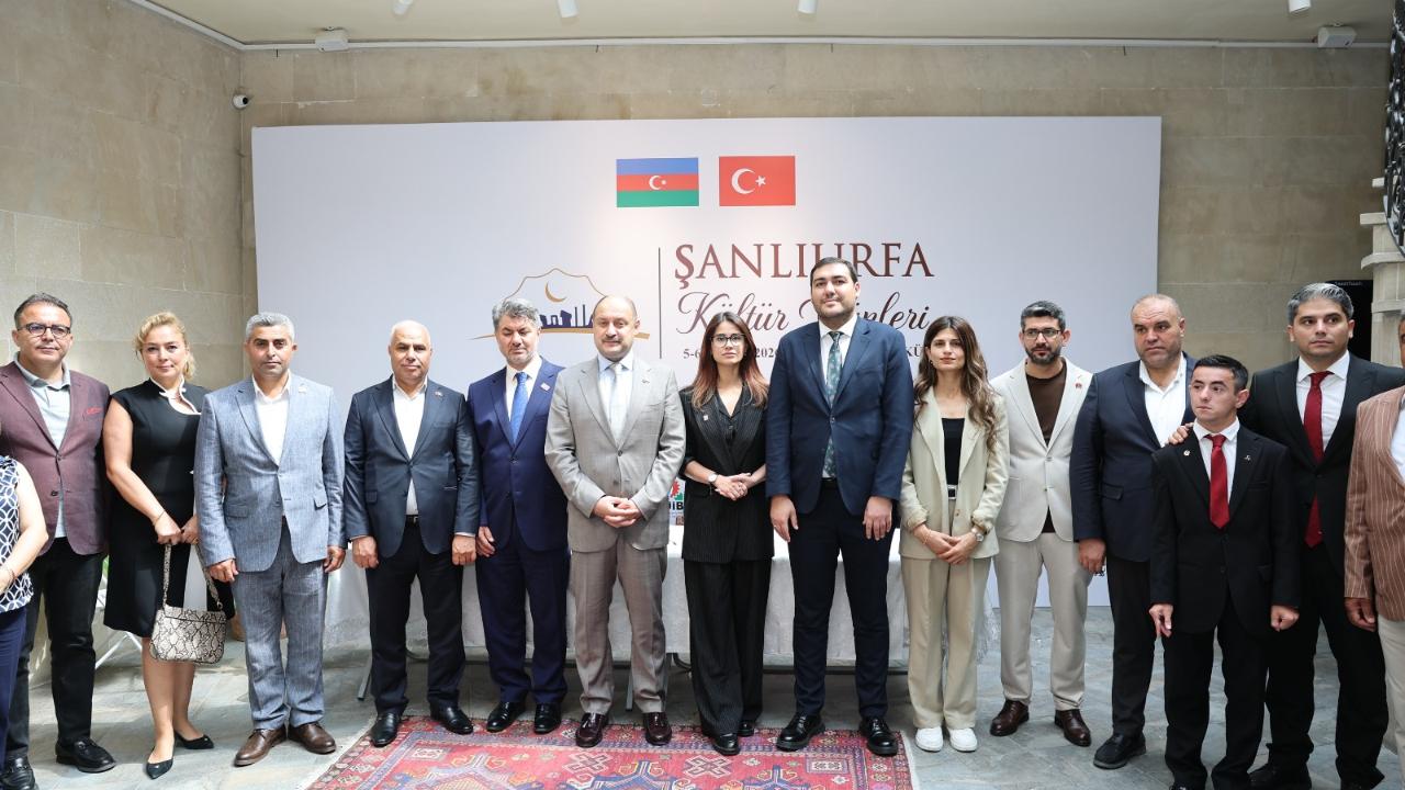 Urfa'nın fotoğrafları Bakü'de sergileniyor!