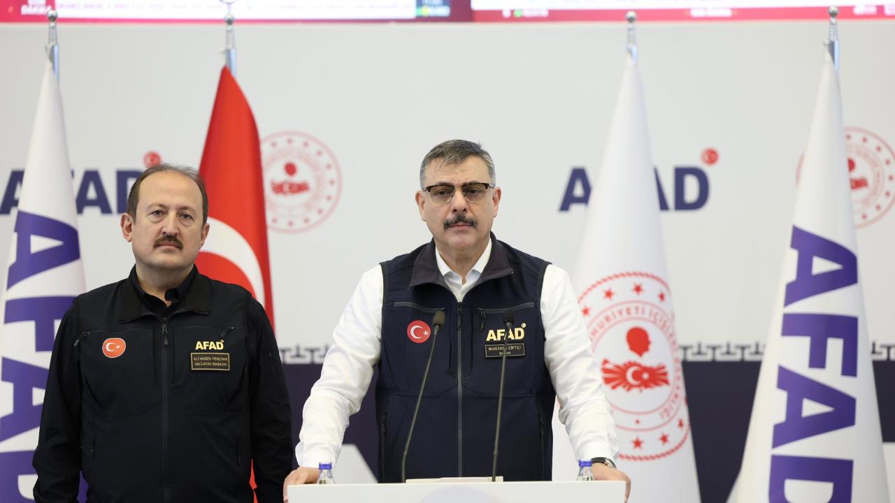 Bakan Çiftçi’den sel açıklaması: Vatandaşlar güvenli bölgeye tahliye edildi