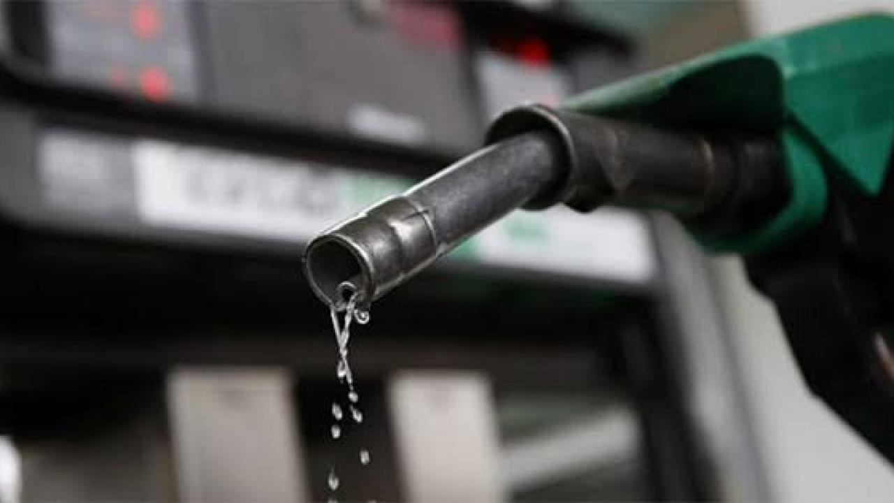 Akaryakıtta yeni gelişme: Benzine indirim yolda!