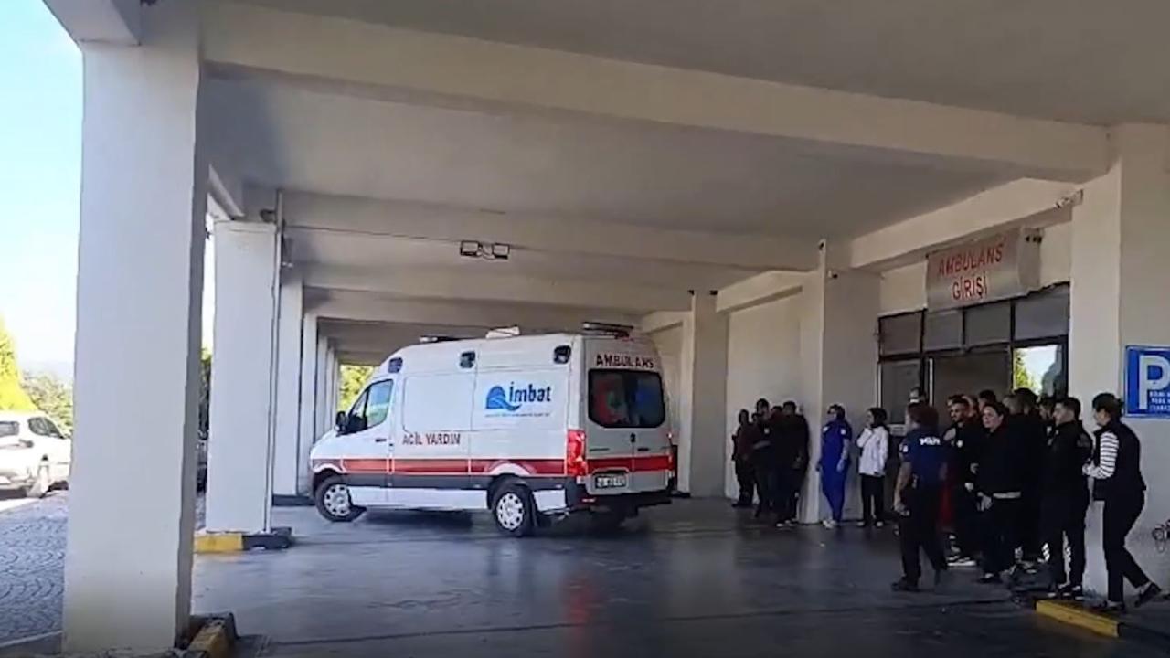 Göçük altında kalan işçiler için zamanla yarış!