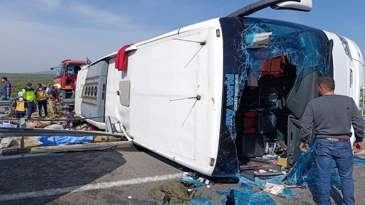 Katliam gibi kaza: 11 ölü 27 yaralı!