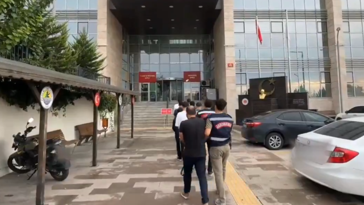 Mersin ve Şanlıurfa’da yasa dışı bahis operasyonu: 6 şüpheli tutuklandı