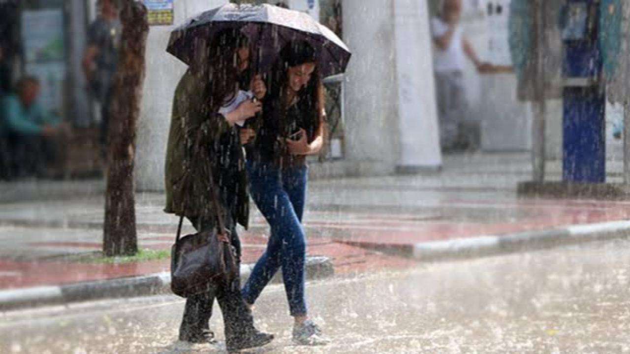 Meteoroloji’den kuvvetli yağış ve toz taşınımı uyarısı: Birçok bölgede sağanak bekleniyor