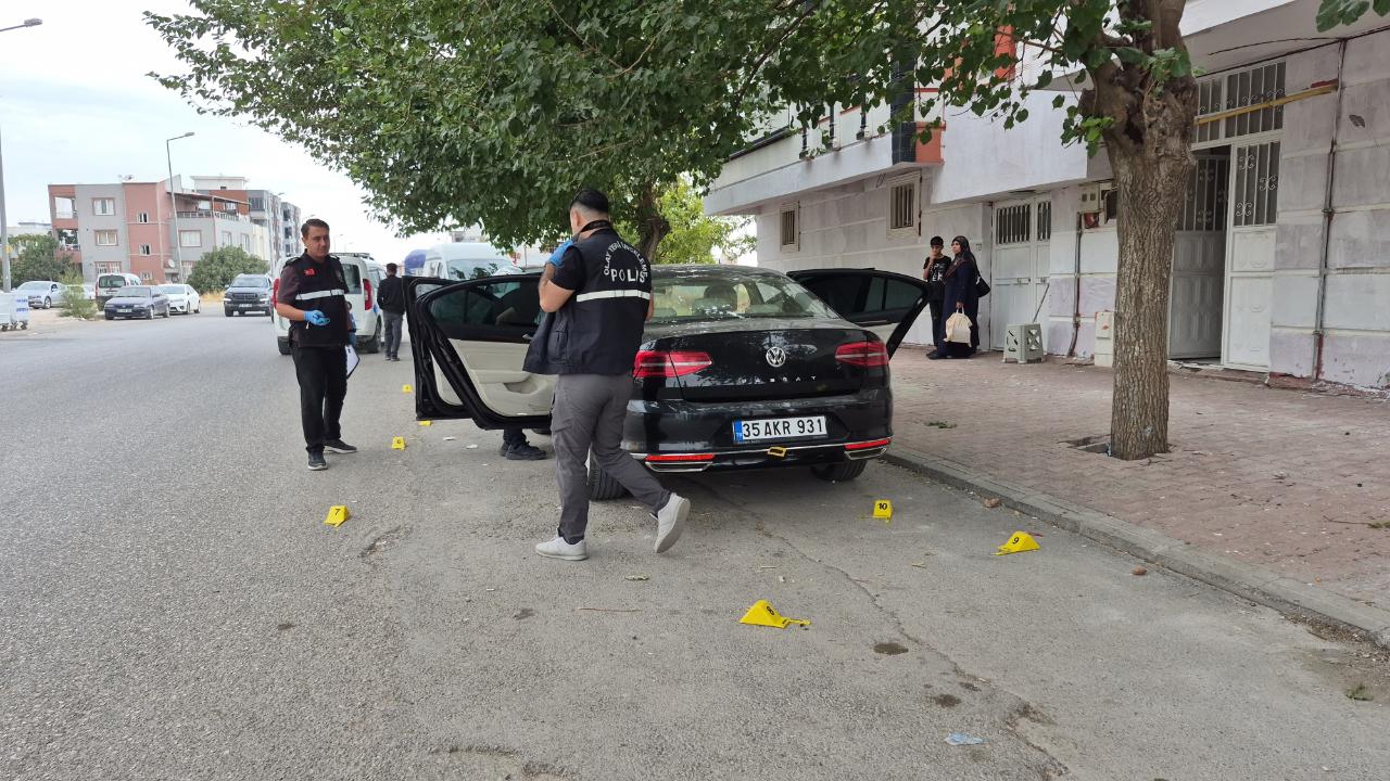Park halindeki otomobile silahlı saldırı!
