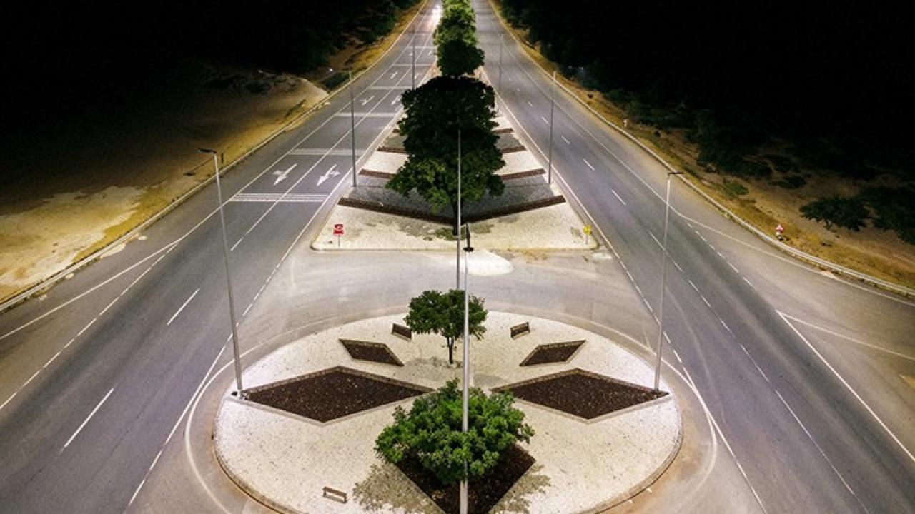 Şanlıurfa’da havalimanı yoluna dev aydınlatma yatırımı!