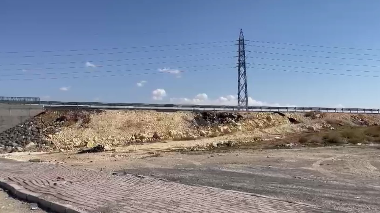 Suruç'ta yeni yapılan yol esnafı mağdur etti