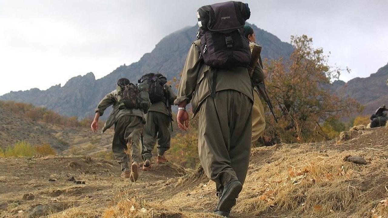 Tuğamiral Zeki Aktürk duyurdu: 4 PKK’lı terörist daha teslim oldu