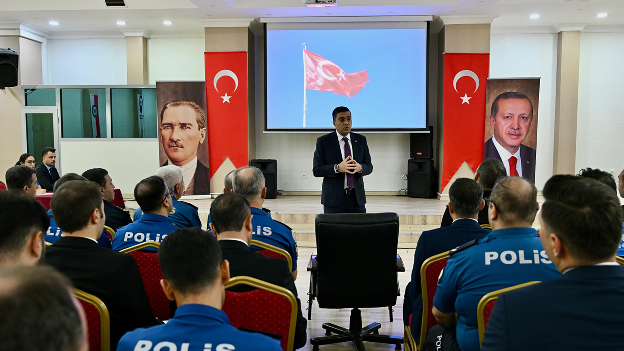 Urfa’da İl Emniyet Müdürlüğünden aylık değerlendirme toplantısı!