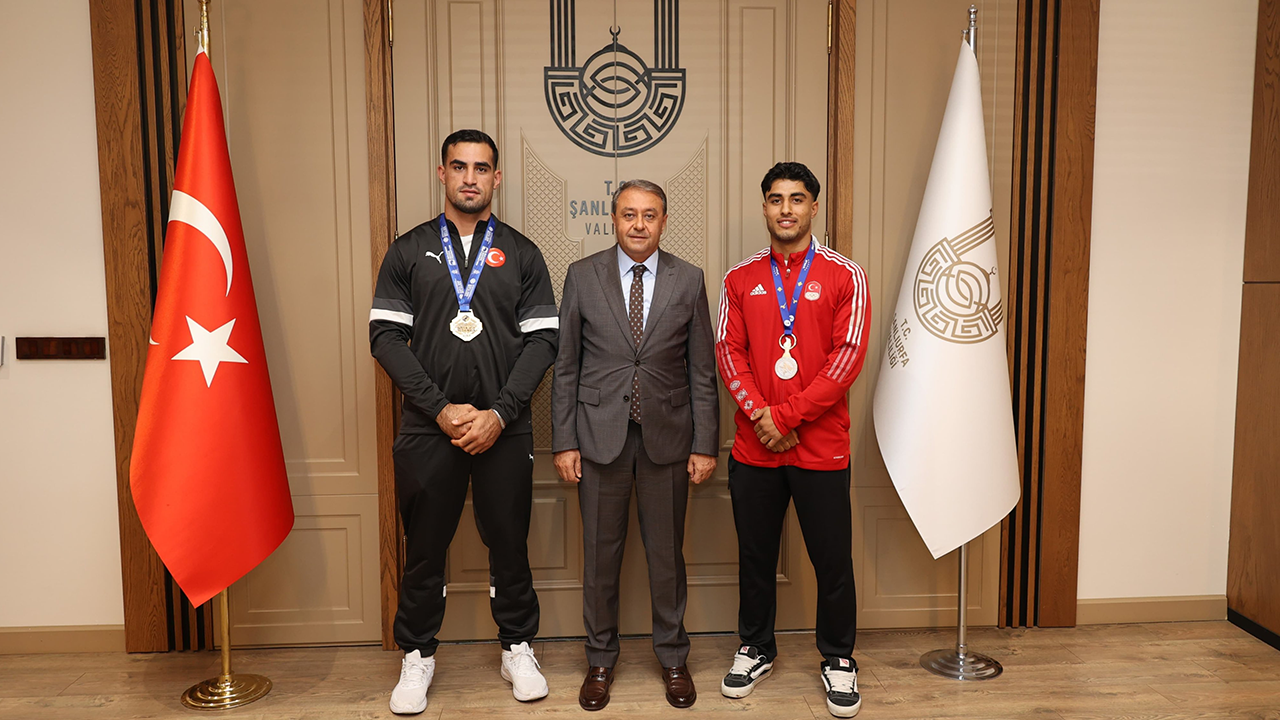 Urfalı milli sporculardan Vali Şıldak’a ziyaret!