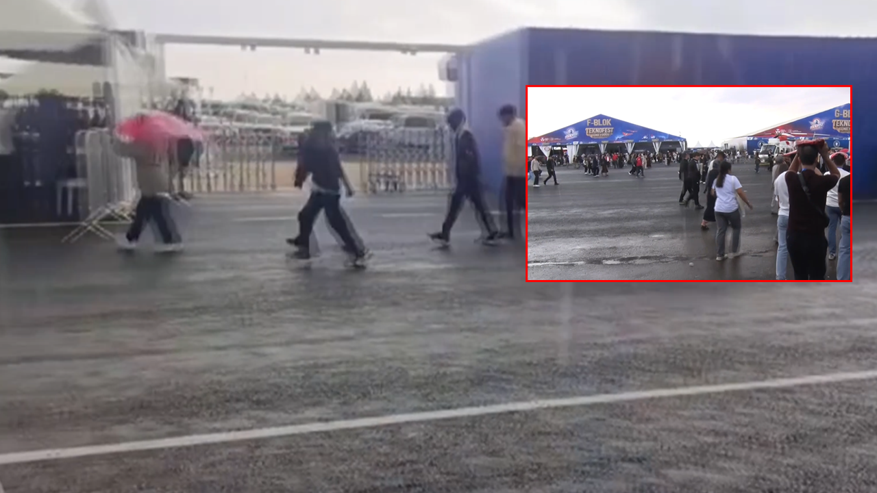 Vatandaşlar yağmura rağmen TEKNOFEST'e akın ediyor