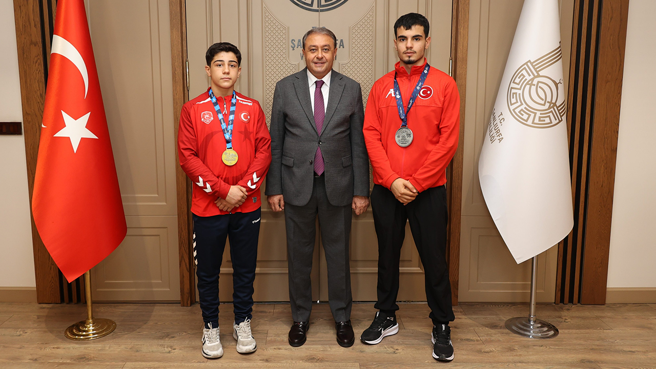 Milli sporculardan Vali Şıldak’a ziyaret!