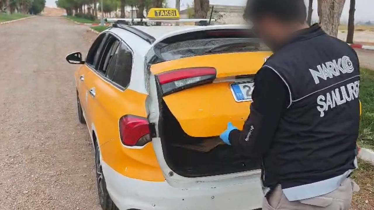 Urfa'da bir ticari takside madde ele geçirildi!