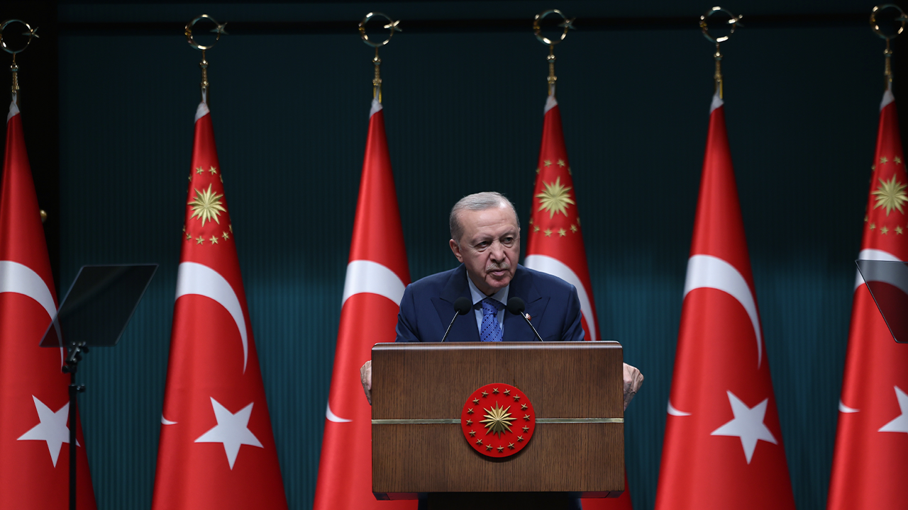 Cumhurbaşkanı Erdoğan: Türkiye sokakta bulunmamıştır, sokağa teslim edilecek bir ülke de değildir!