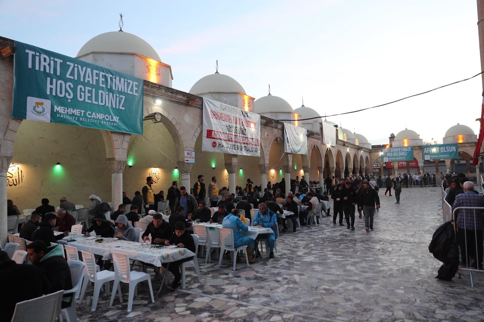 Şanlıurfa'da binlerce vatandaş tirit ikramında buluştu!