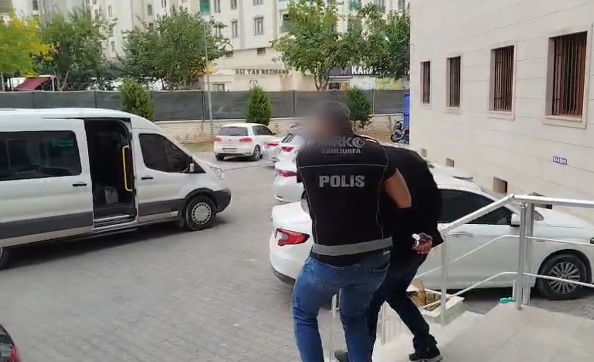 Urfa'da bir takside 4 parça halinde ele geçirildi!