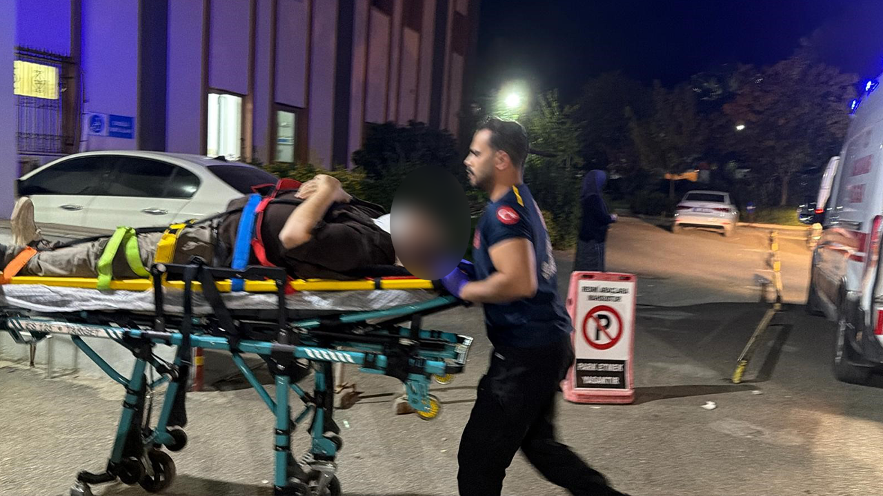 İki otomobil çarpıştı: Çok sayıda yaralı!
