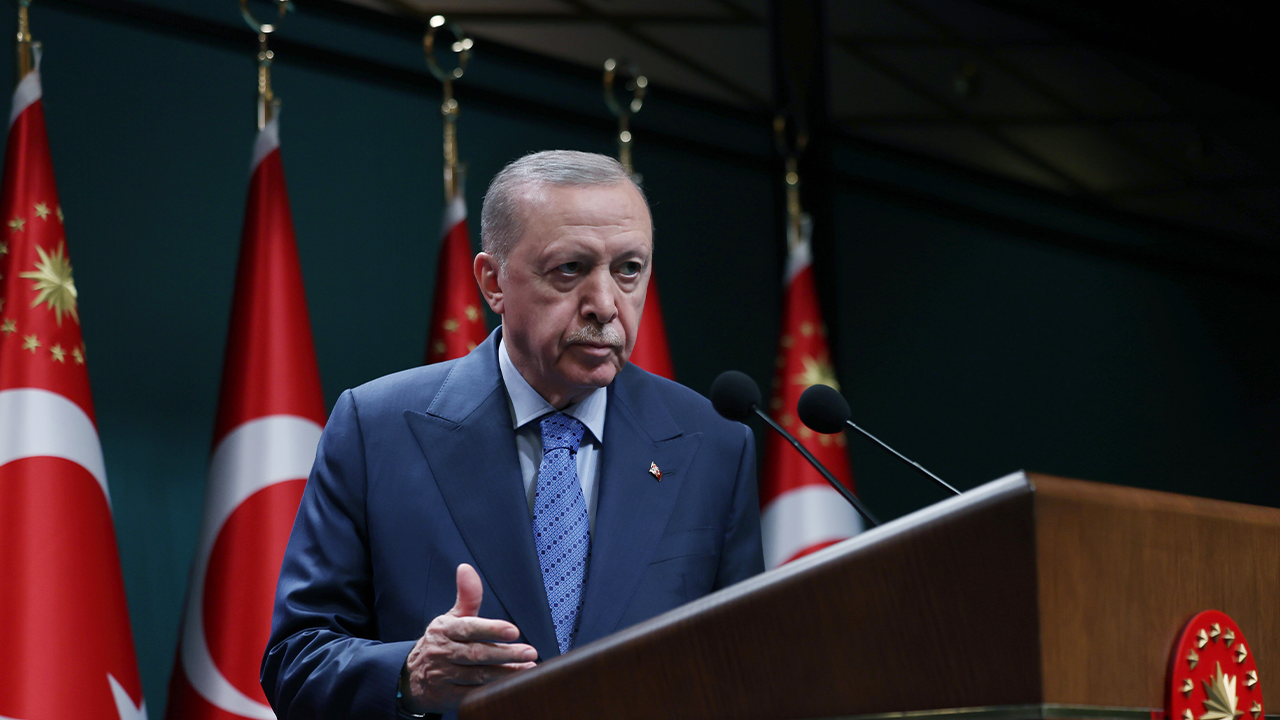 Cumhurbaşkanı Erdoğan: Türkiye sokakta bulunmamıştır, sokağa teslim edilecek bir ülke de değildir!