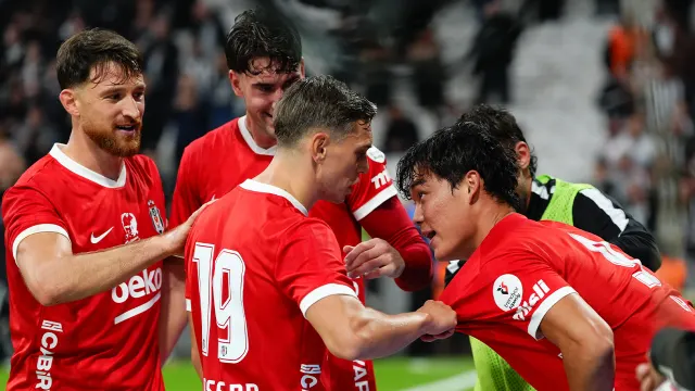 Beşiktaş sahasında Başakşehir'i mağlup etti!