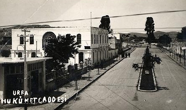 YAŞLAR DÖKÜLÜRDÜ KIZARAN DİDELERİMİZDEN...