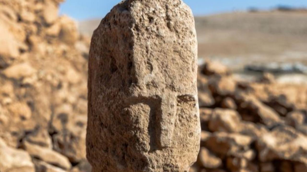 Karahantepe’de Tarihi Keşif: İnsan Yüzlü T Dikilitaş Bulundu