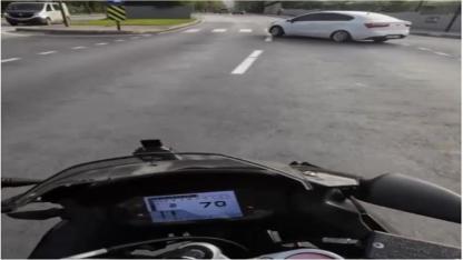 Trafikte Sinirler Taştı: O Anlar Kamerada