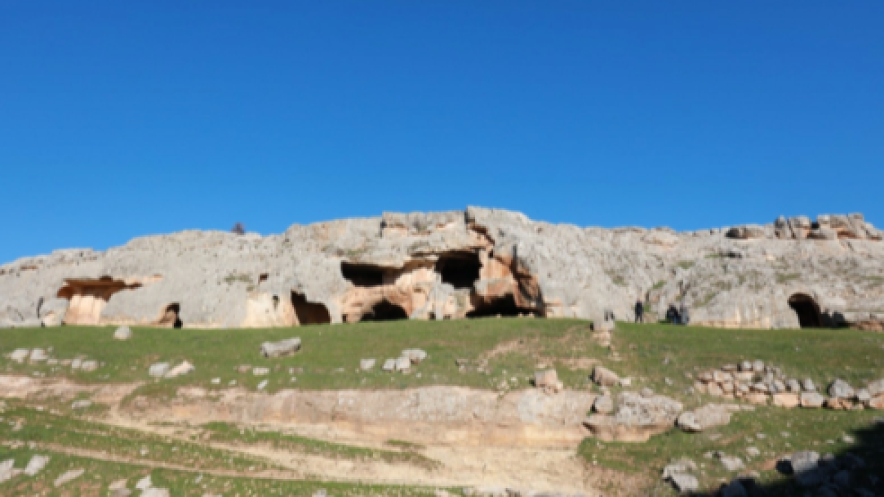 Urfa’da Tarihi Keşiş Mağaraları İhmal Kurbanı