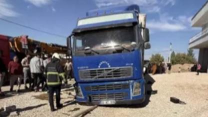 Mardin'de Lastik Değiştiren Şoför Tırın Altında Kaldı