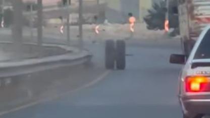 Şanlıurfa'da Kamyonetin Lastiği Fırladı, Sürücü Kazayı Önledi